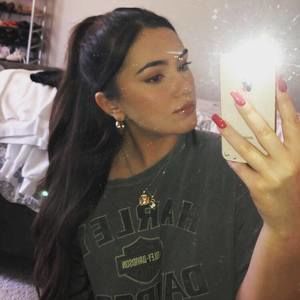 Meet your Posher, Briana